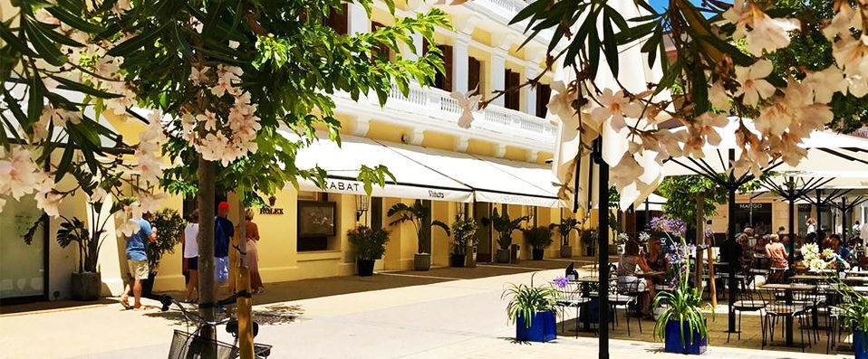 Gran Hotel Montesol Ibiza, Curio Collection by Hilton ★★★★★ - 5 étoiles en plein centre historique d’Ibiza. - Ibiza, Espagne
