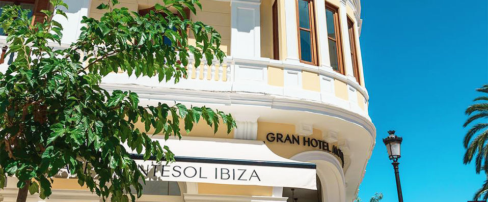 Gran Hotel Montesol Ibiza, Curio Collection by Hilton ★★★★★ - 5 étoiles en plein centre historique d’Ibiza. - Ibiza, Espagne