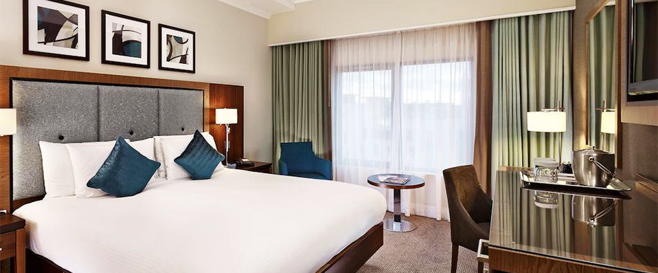 DoubleTree by Hilton London Victoria ★★★★ - Central London escape with a river cruise and a walking tour - London, United Kingdom
