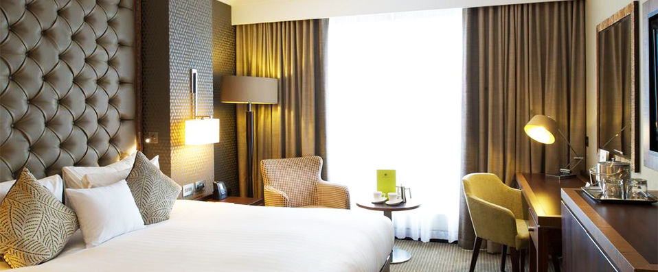 DoubleTree by Hilton London Victoria ★★★★ - Central London escape with a river cruise and a walking tour - London, United Kingdom