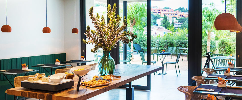  - Contemporary accommodation in a charming medieval town. - Costa Brava, Spain