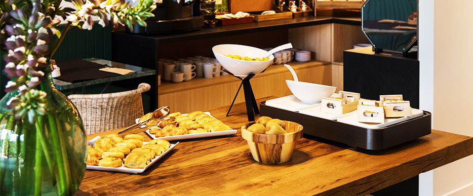  - Contemporary accommodation in a charming medieval town. - Costa Brava, Spain