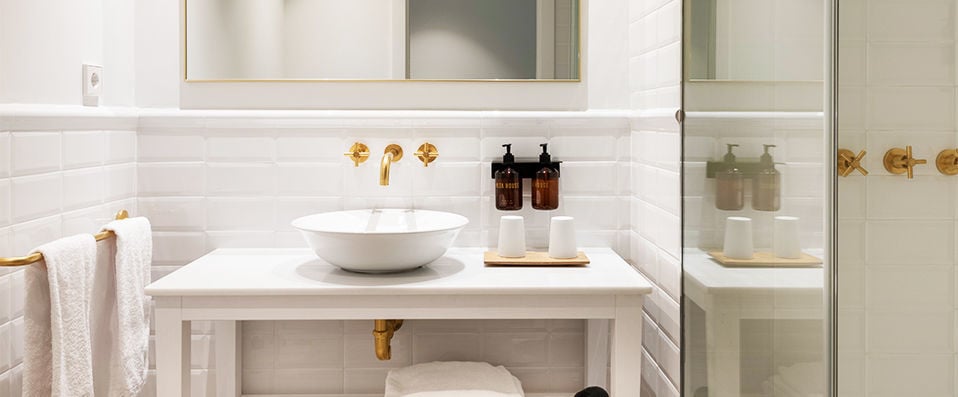  - Contemporary accommodation in a charming medieval town. - Costa Brava, Spain