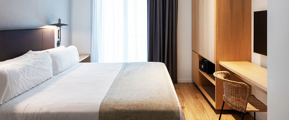  - Contemporary accommodation in a charming medieval town. - Costa Brava, Spain