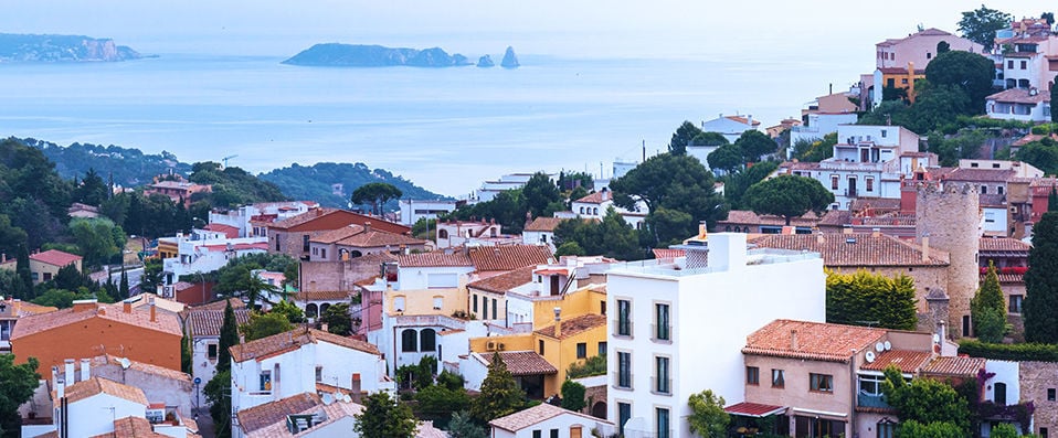  - Contemporary accommodation in a charming medieval town. - Costa Brava, Spain