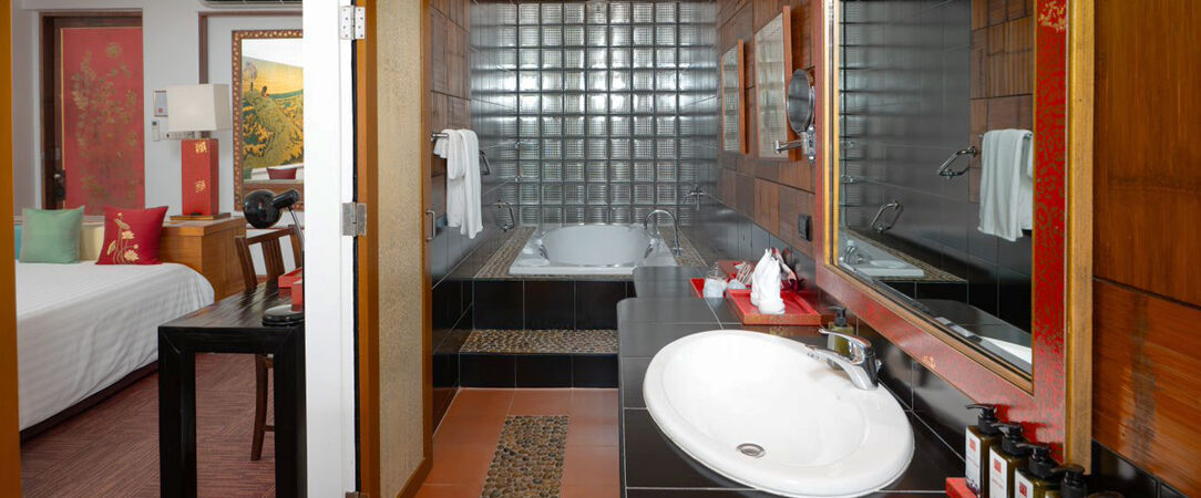 Mom Tri's Villa Royal ★★★★★ - Spacious luxury suites overlooking Phuket’s most beautiful beach. - Phuket, Thailand