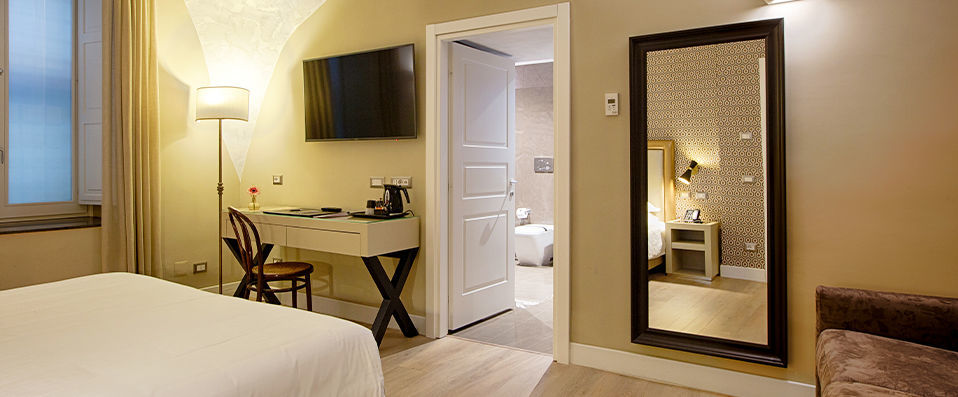 Caruso Place Boutique & Wellness Suites ★★★★ - Beautiful boutique hotel in the heart of historical Naples. - Naples, Italy