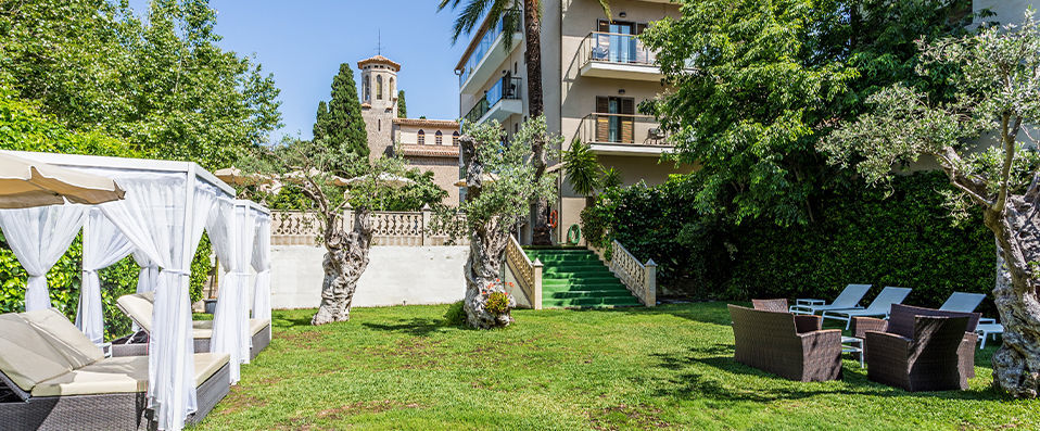 FERGUS Style Soller Beach ★★★★ - Magical Mallorcan setting nestled between the sea and mountains - Mallorca, Spain