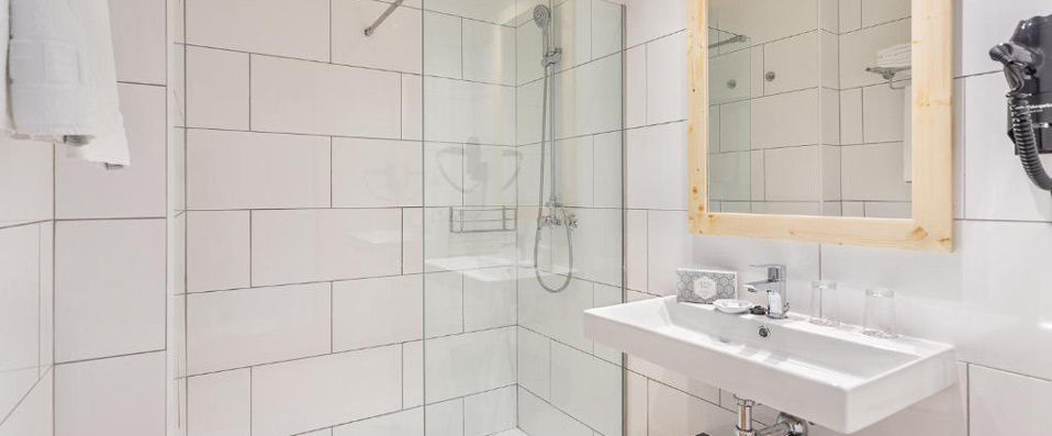 FERGUS Style Soller Beach ★★★★ - Magical Mallorcan setting nestled between the sea and mountains - Mallorca, Spain