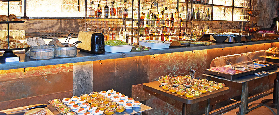 Kube Paris Hotel & Ice Bar ★★★★ - Cutting-edge technology and world-class style in Paris. - Paris, France