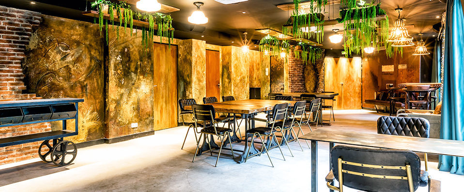 Kube Paris Hotel & Ice Bar ★★★★ - Cutting-edge technology and world-class style in Paris. - Paris, France