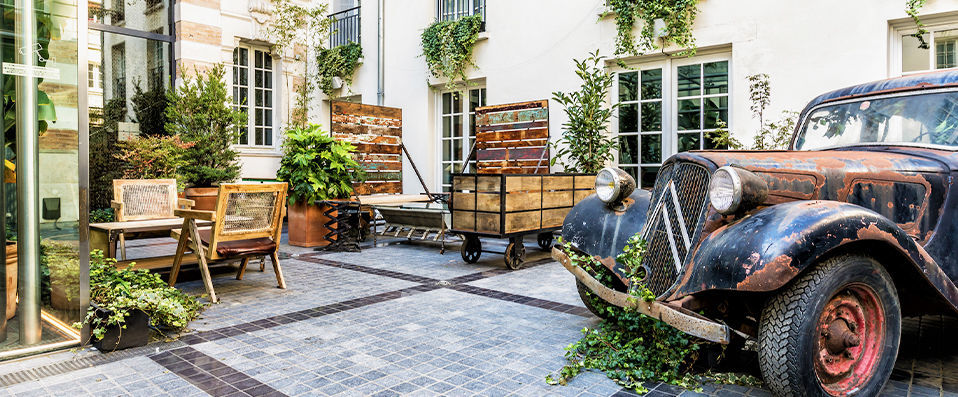 Kube Paris Hotel & Ice Bar ★★★★ - Cutting-edge technology and world-class style in Paris. - Paris, France