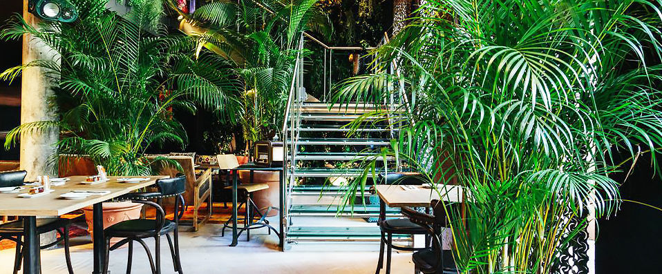 Kube Paris Hotel & Ice Bar ★★★★ - Cutting-edge technology and world-class style in Paris. - Paris, France