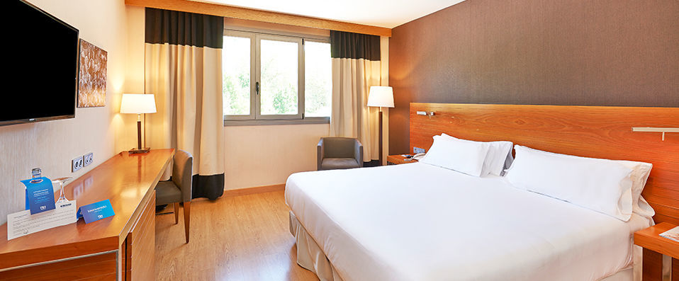 Hesperia Donosti ★★★★ - Admire the unparalleled beauty of San Sebastian while eating a pintxo - San Sebastian, Spain