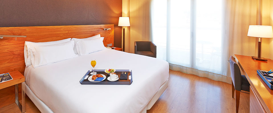 Hesperia Donosti ★★★★ - Admire the unparalleled beauty of San Sebastian while eating a pintxo - San Sebastian, Spain