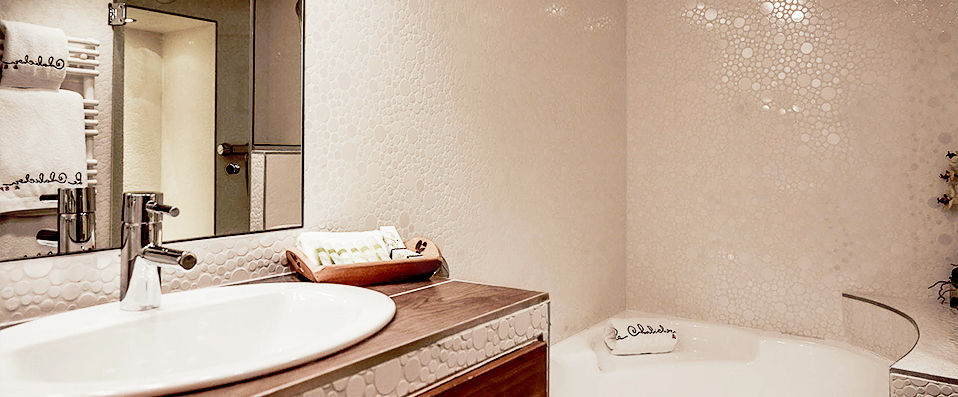 Le Chabichou ★★★★ - Fall under the spell of this gastronomic residence in glamorous Courchevel. - Courchevel, France