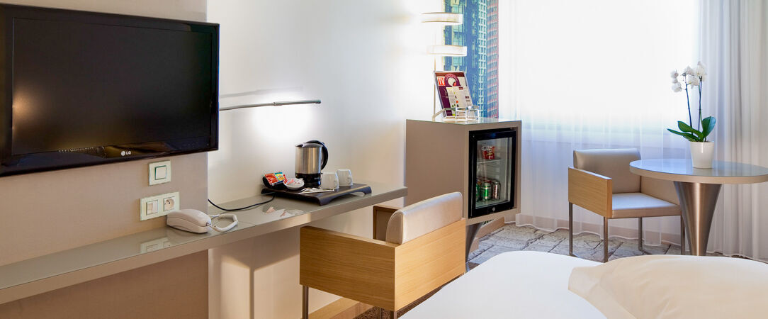 Mercure Paris Vaugirard Porte de Versailles ★★★★ - Last Minute - Amazing views of the Porte de Versailles Exhibition Centre from this exquisite hotel. - Paris, France