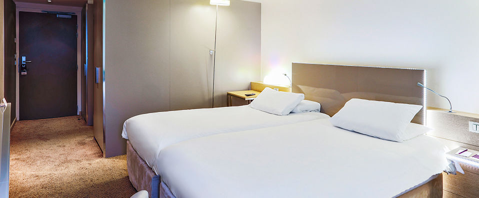 Mercure Paris Vaugirard Porte de Versailles ★★★★ - Last Minute - Amazing views of the Porte de Versailles Exhibition Centre from this exquisite hotel. - Paris, France