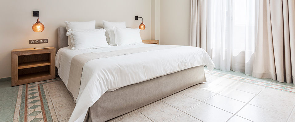 Porto Naxos Hotel ★★★★ - A stylish hotel that exists in harmony with its beautiful surroundings. - Naxos, Greece
