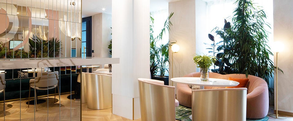 Hotel Parisianer ★★★★ - A super chic city haven with contemporary art deco stylings. - Paris, France