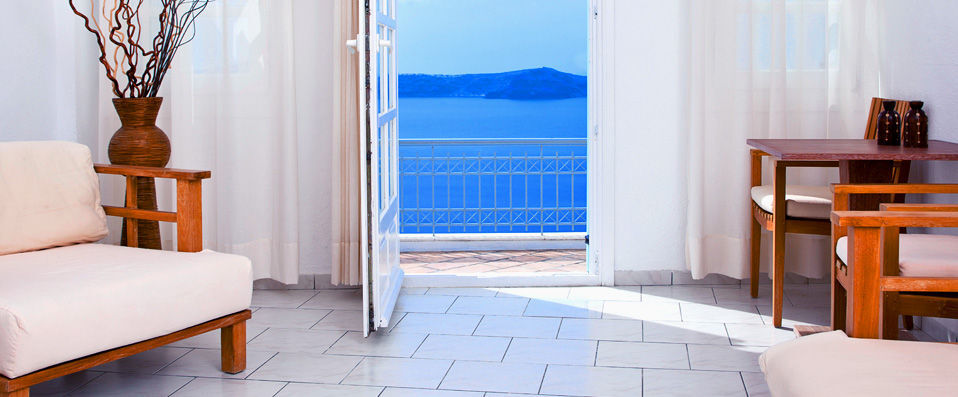 Athina Cliff Side Suites ★★★★ - Par Anne Allio - Vereecke , correspondante de VeryChic - Santorin, Grece