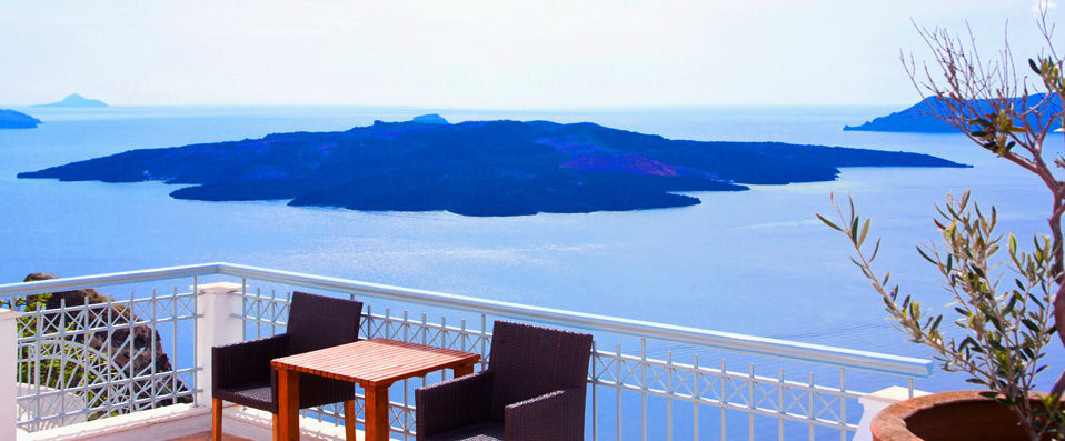 Athina Cliff Side Suites ★★★★ - Par Anne Allio - Vereecke , correspondante de VeryChic - Santorin, Grece