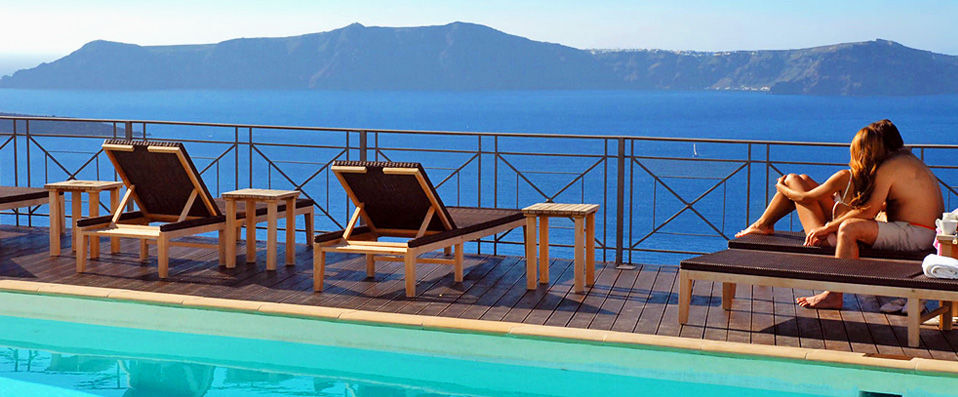 Athina Cliff Side Suites ★★★★ - Par Anne Allio - Vereecke , correspondante de VeryChic - Santorin, Grece
