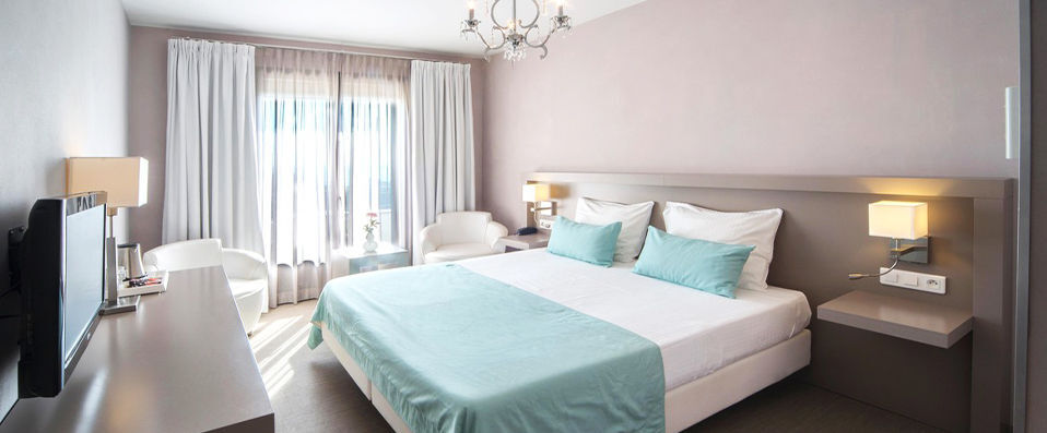 Van der Valk Hotel Le Catalogne ★★★★ - A French paradise under the Riviera sun. - Fréjus, France