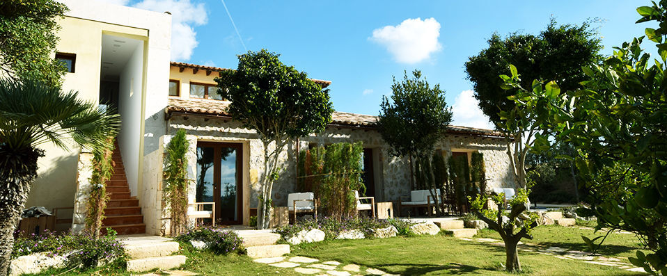 Pula Golf Resort ★★★★ - An island escape to a beautiful manor set amid lush golfing greens. - Mallorca, Spain