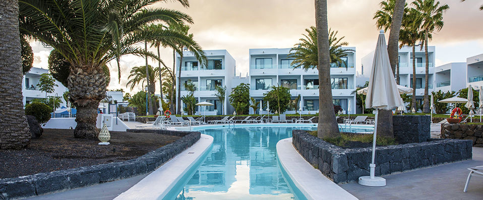 Oasis Lanz Beach Mate ★★★★ - Volcanic vistas on an idyllic island. - Lanzarote, Spain