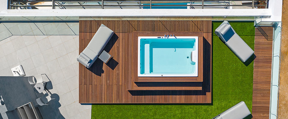 Glyfada Riviera Hotel ★★★★★ - Recently renovated five-star Grecian resort. - Glyfada, Greece