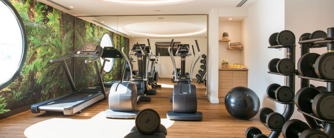 Hotel Croisette Beach Cannes - MGallery ★★★★ - Élégance bohème, plage privée et art de vivre cannois à proximité de la Croisette. - Cannes, France