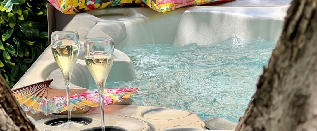 Hotel Croisette Beach Cannes - MGallery ★★★★ - Élégance bohème, plage privée et art de vivre cannois à proximité de la Croisette. - Cannes, France