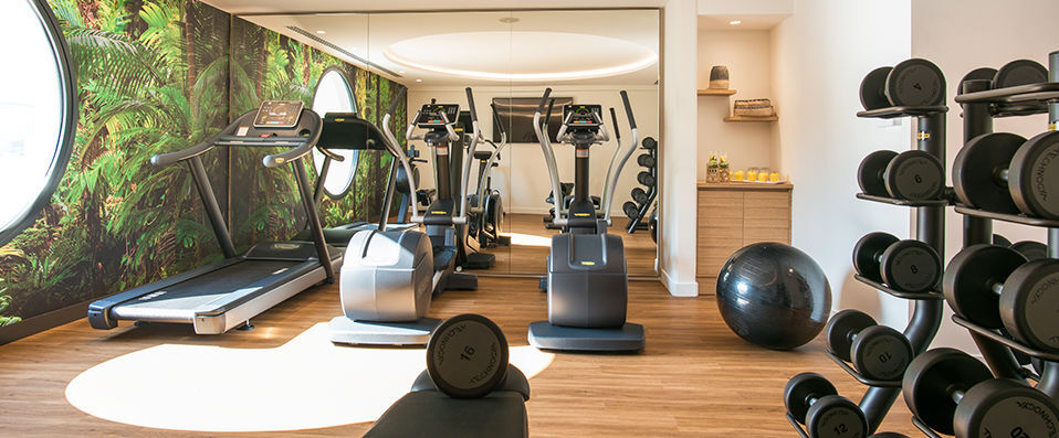 Hotel Croisette Beach Cannes - MGallery ★★★★ - Last Minute - Luxurious and central address in glamorous Cannes. - Cannes, France