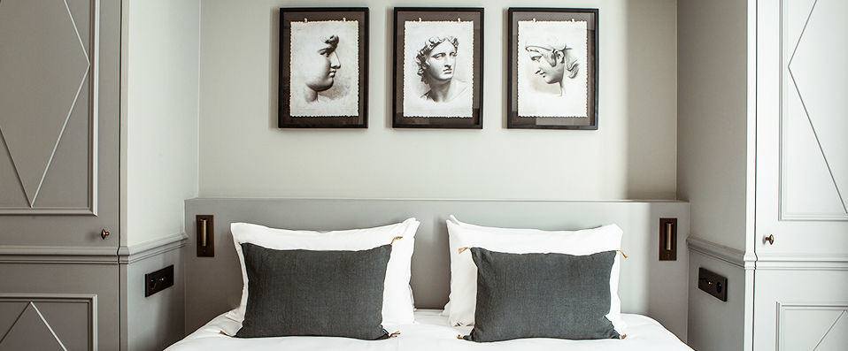 Hôtel Charles V ★★★★ - Sumptuous Swedish rococo style in perfect Parisian location - Paris, France