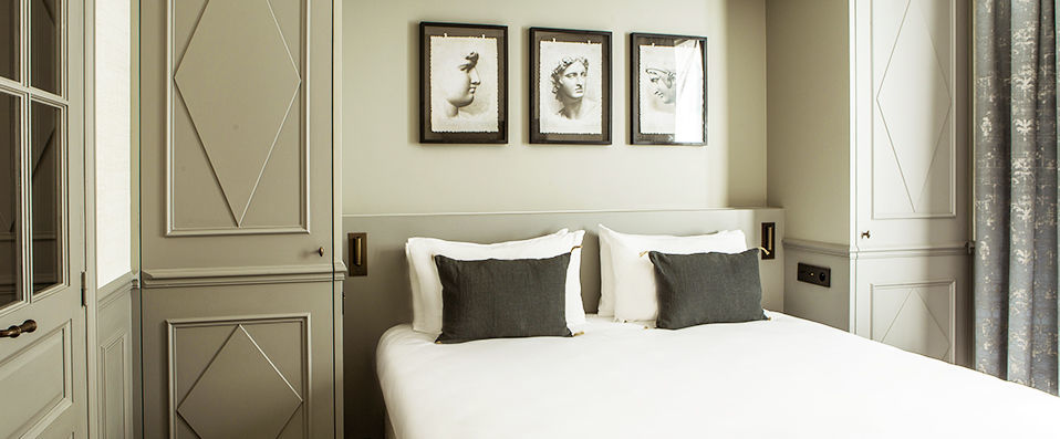 Hôtel Charles V ★★★★ - Sumptuous Swedish rococo style in perfect Parisian location - Paris, France