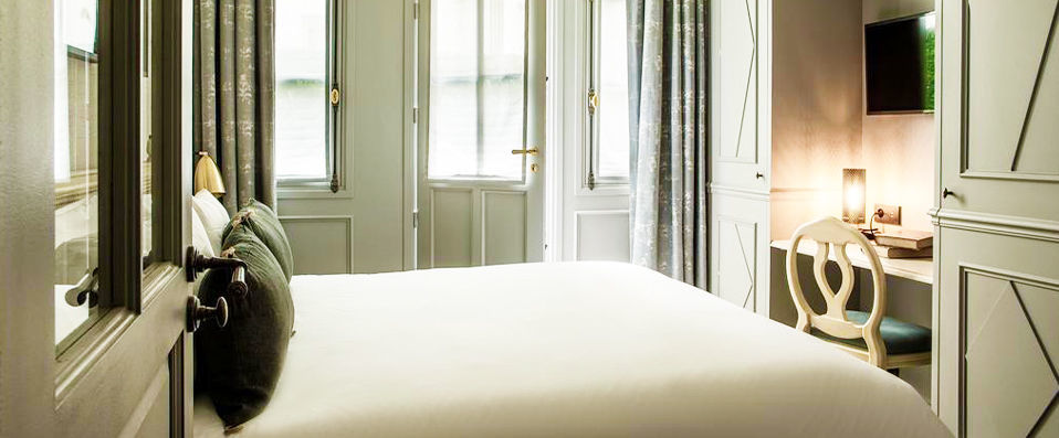 Hôtel Charles V ★★★★ - Sumptuous Swedish rococo style in perfect Parisian location - Paris, France