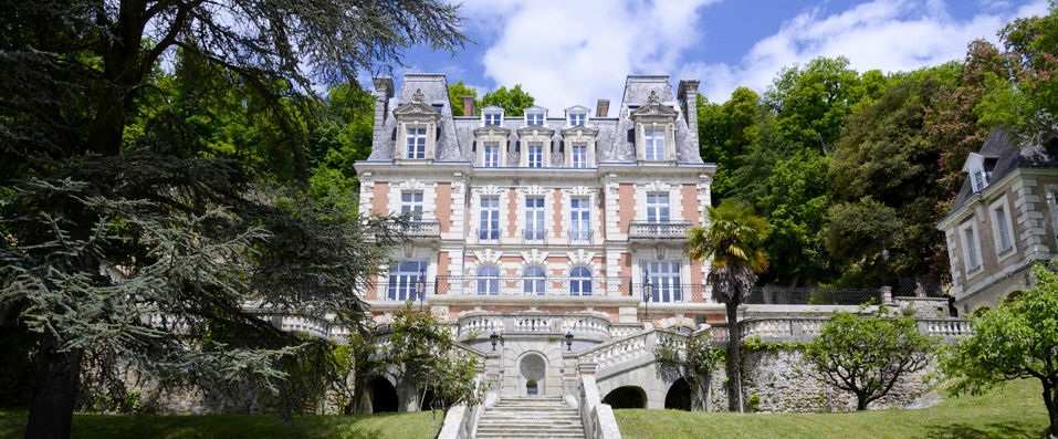 Art Hôtel ★★★★ - The black and white “Jewel of the Loire”. - Tours, France