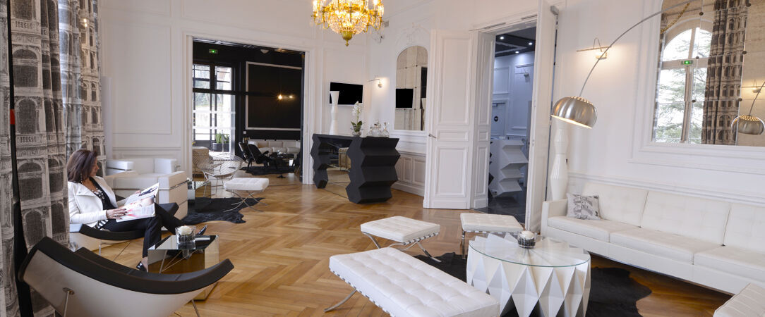 Art Hôtel ★★★★ - The black and white “Jewel of the Loire”. - Tours, France