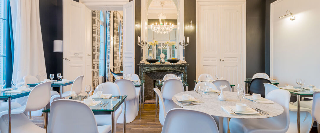 Art Hôtel ★★★★ - The black and white “Jewel of the Loire”. - Tours, France