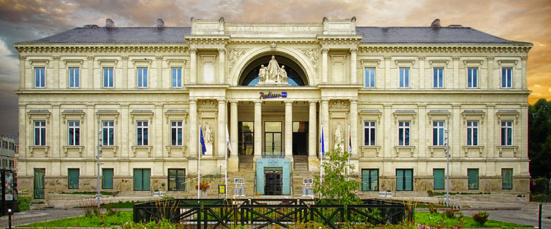 Radisson Blu Hôtel Nantes ★★★★ - Luxury hotel set in a grand old courthouse. - Nantes, France