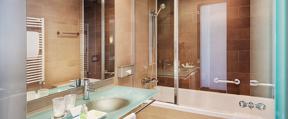 NH Savona Darsena ★★★★ - A contemporary retreat in a medieval city. - Savona, Italy