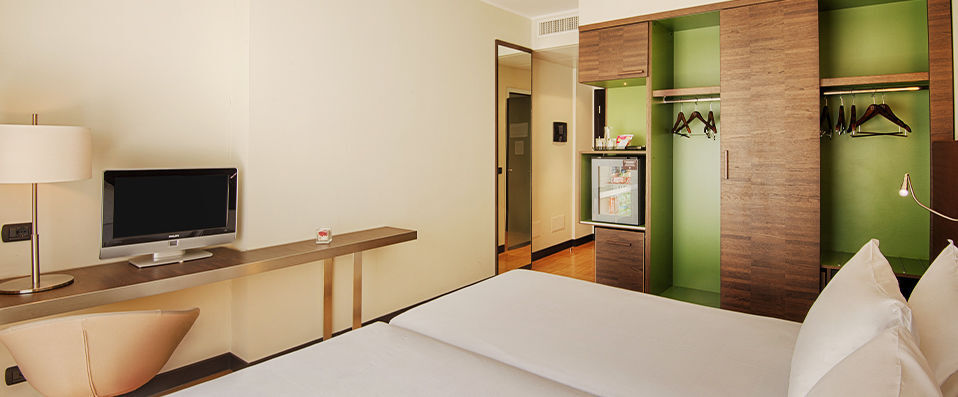 NH Savona Darsena ★★★★ - A contemporary retreat in a medieval city. - Savona, Italy