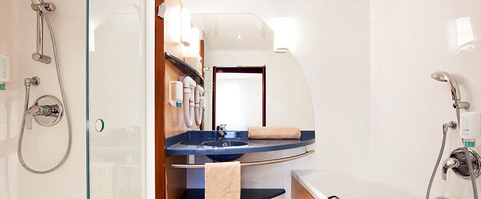 Novotel Suites Cannes ★★★★ - Last Minute - Central stay in the celebrity-playground of Cannes - Cannes, France