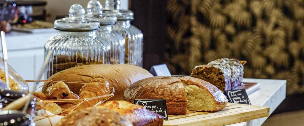 Mercure Marseille Canebière Vieux Port ★★★★ - Complete contemporary comfort in Marseille’s old port. - Marseille, France