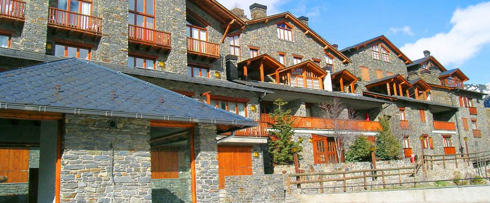 Aparthotel Ona Dorada el Tarter - Relaxation and excitement at the foot of the mountains in Andorra - Andorra