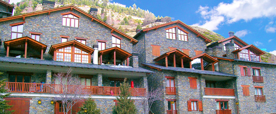 Aparthotel Ona Dorada el Tarter - Relaxation and excitement at the foot of the mountains in Andorra - Andorra