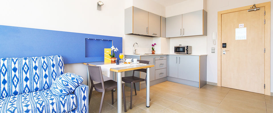 Atenea Park Suites & Apartments - A holiday in the sun on the Mediterranean - Costa de Barcelona, Spain