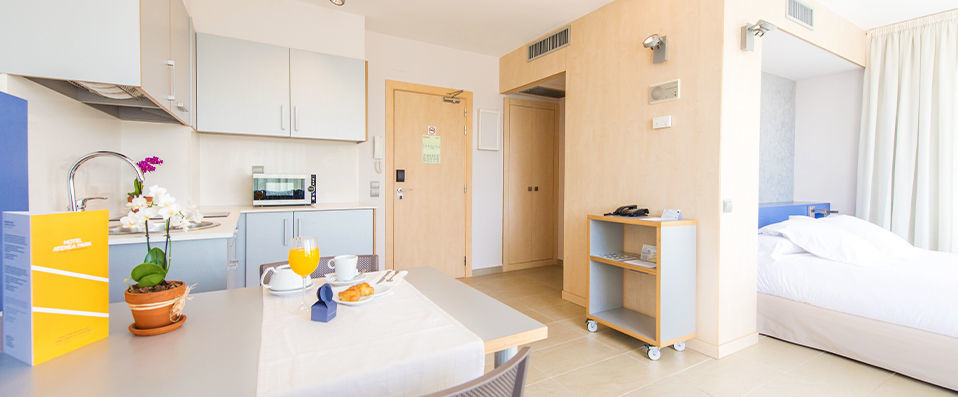Atenea Park Suites & Apartments - A holiday in the sun on the Mediterranean - Costa de Barcelona, Spain