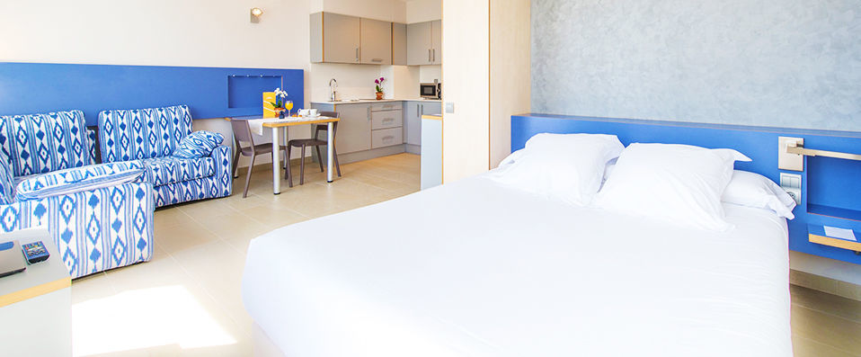 Atenea Park Suites & Apartments - A holiday in the sun on the Mediterranean - Costa de Barcelona, Spain